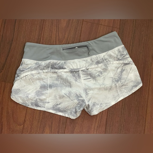Lululemon speed up shorts running with pocket size 6 - Picture 1 of 7
